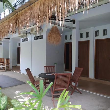 Merendeng Hostel Kuta Kuta  Buitenkant foto