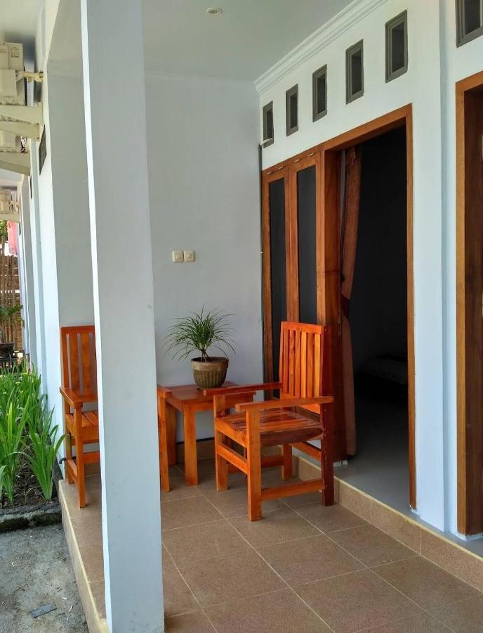 Merendeng Hostel Kuta Kuta  Buitenkant foto
