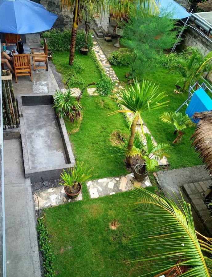 Merendeng Hostel Kuta Kuta  Buitenkant foto