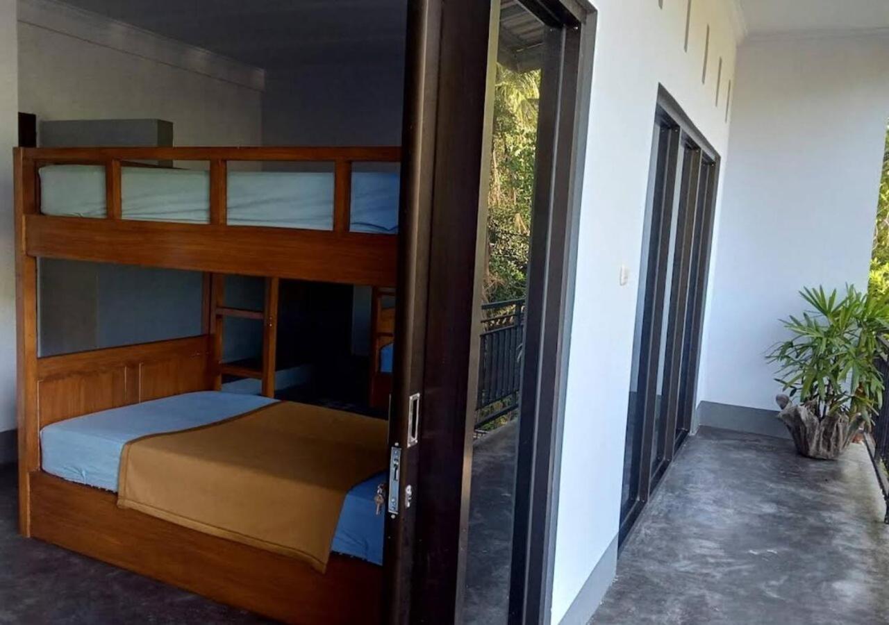 Merendeng Hostel Kuta Kuta  Buitenkant foto