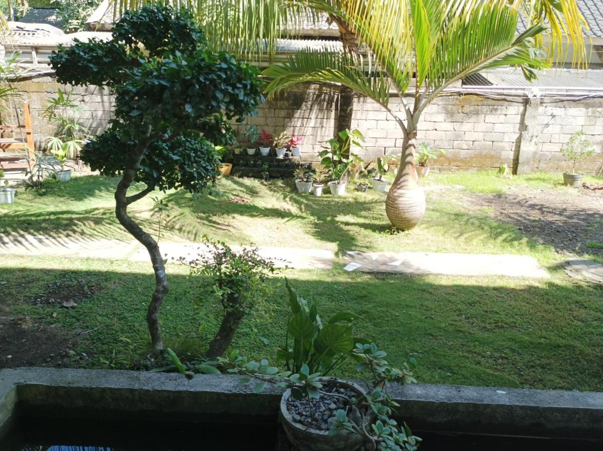 Merendeng Hostel Kuta Kuta  Buitenkant foto