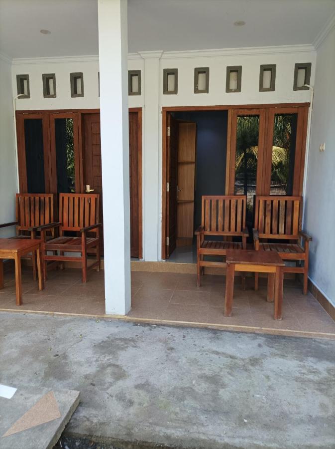 Merendeng Hostel Kuta Kuta  Buitenkant foto