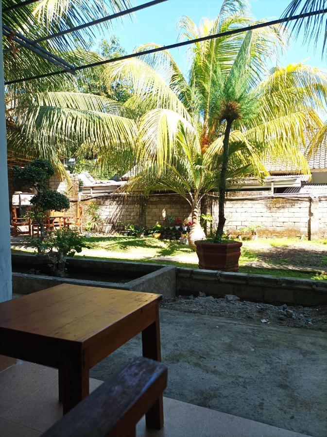 Merendeng Hostel Kuta Kuta  Buitenkant foto