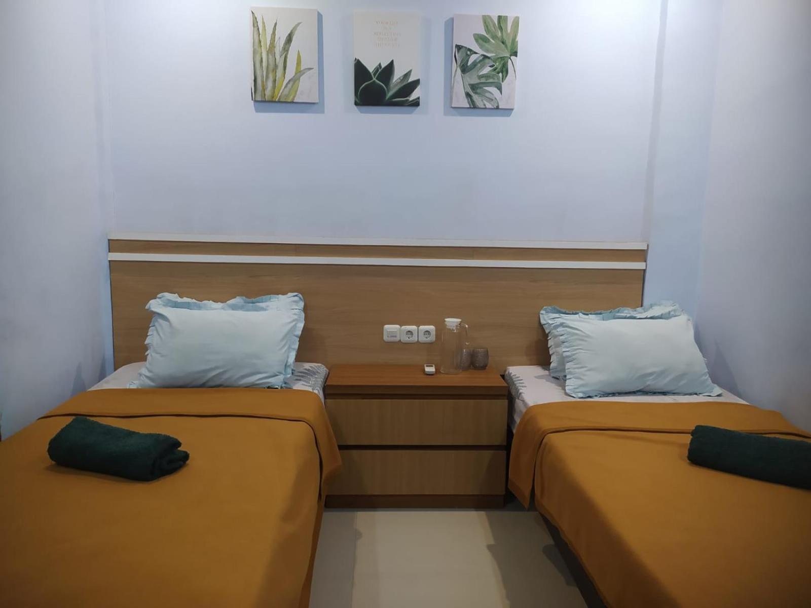 Merendeng Hostel Kuta Kuta  Buitenkant foto